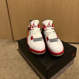 Jordan 4 fire reds